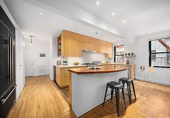 4th image of 40 Prospect Park W #3FE
