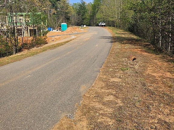 2nd image of 148 Falls Dr