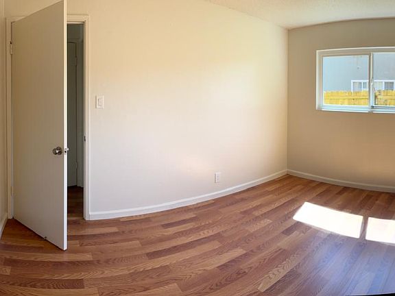 5th image of 60 Lewelling Blvd APT B