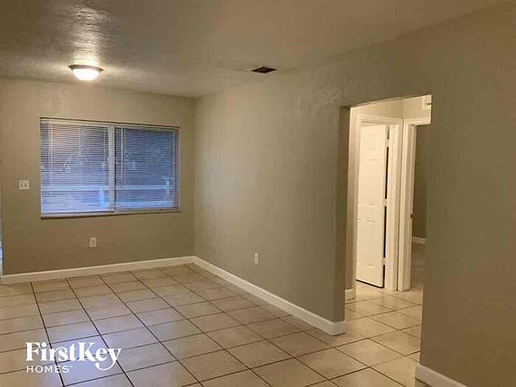 5th image of 855 NE 134th St