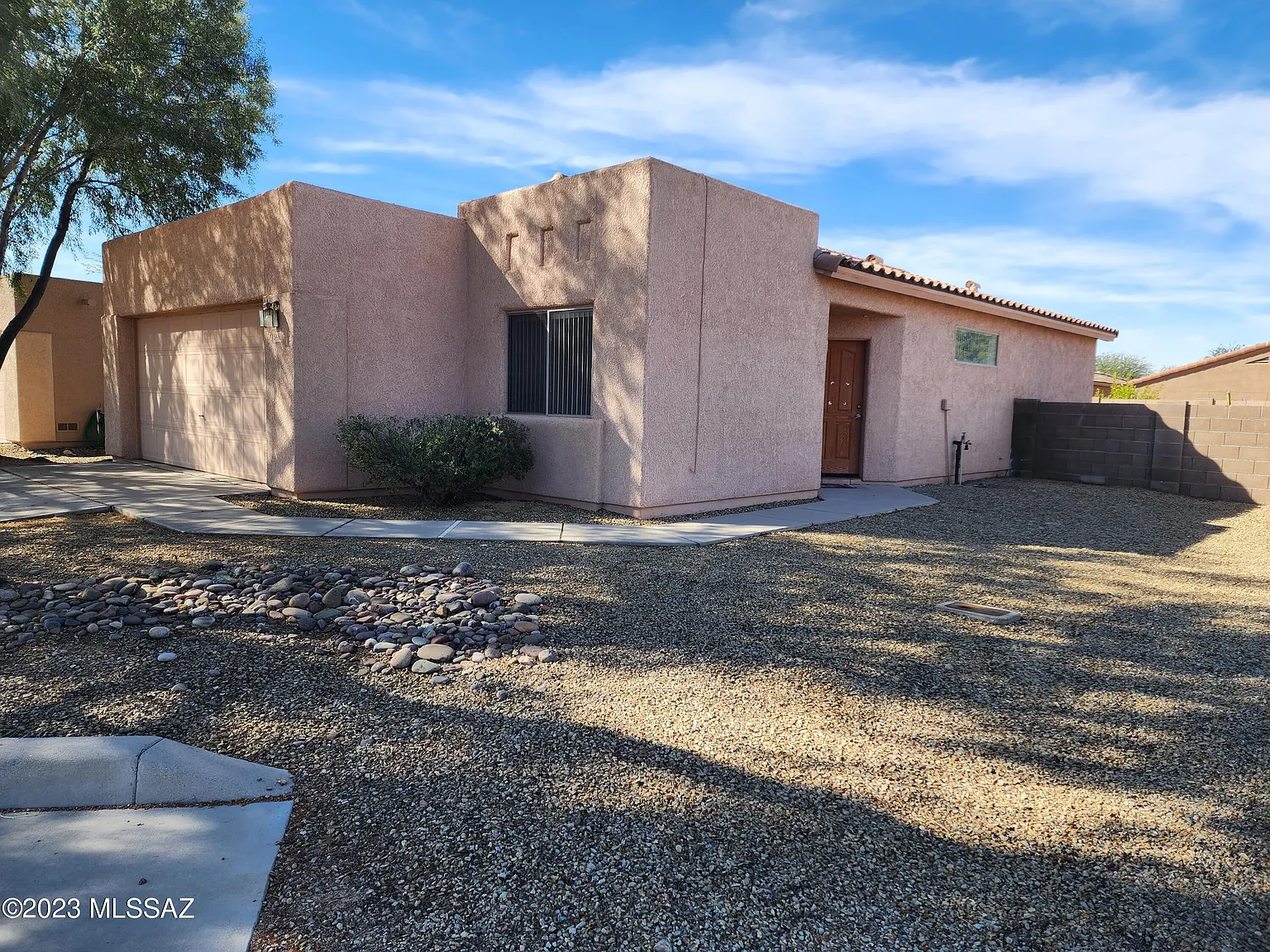 3 bed, 1.5 bath, 1174 sqft, $1,895 — Photo 1