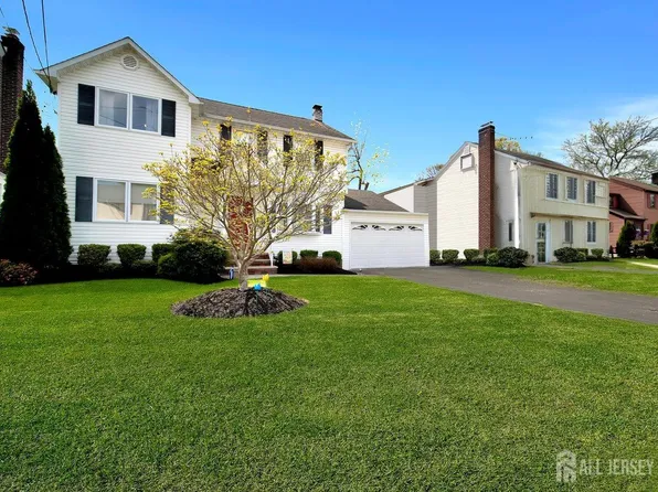 233 Martool Dr, Woodbridge, NJ 07095