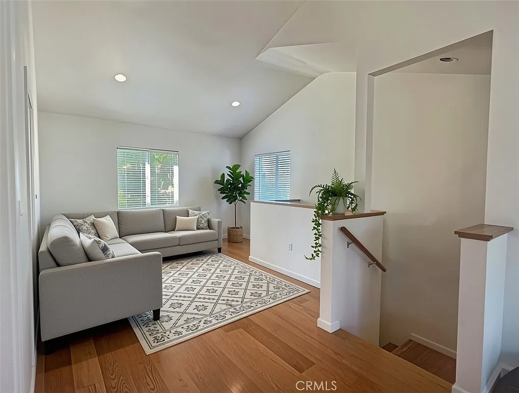 1 bed, 700 sqft, $2,800 — Photo 2
