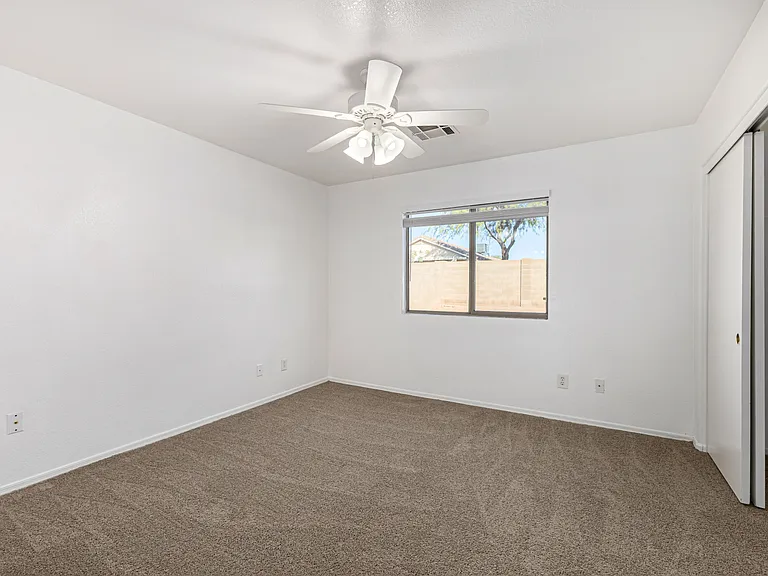 878 E Graham Ln — Photo 14