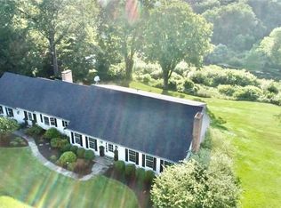 4 Apple Ln, Simsbury, CT 06070