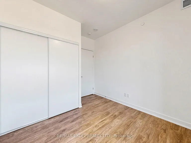 6 David Eyer Rd #602 — Photo 30