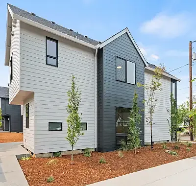 3984 NE 35th Ave — Photo 6
