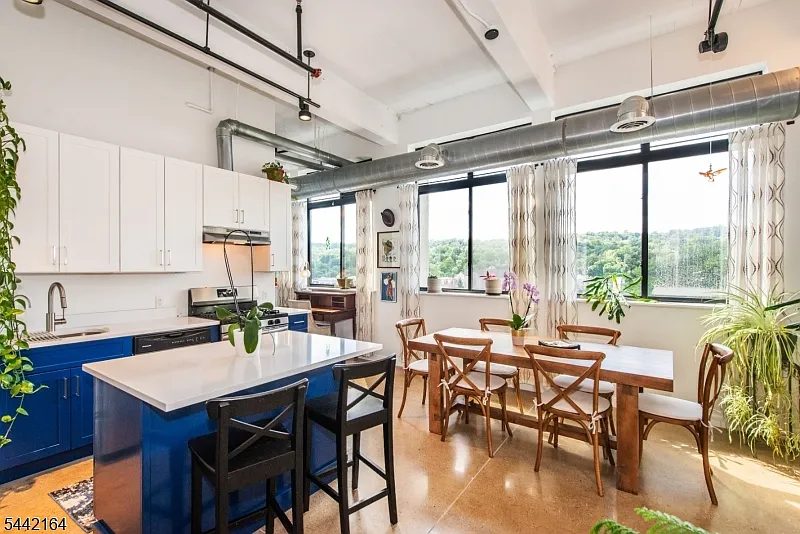 475 S Jefferson St #501