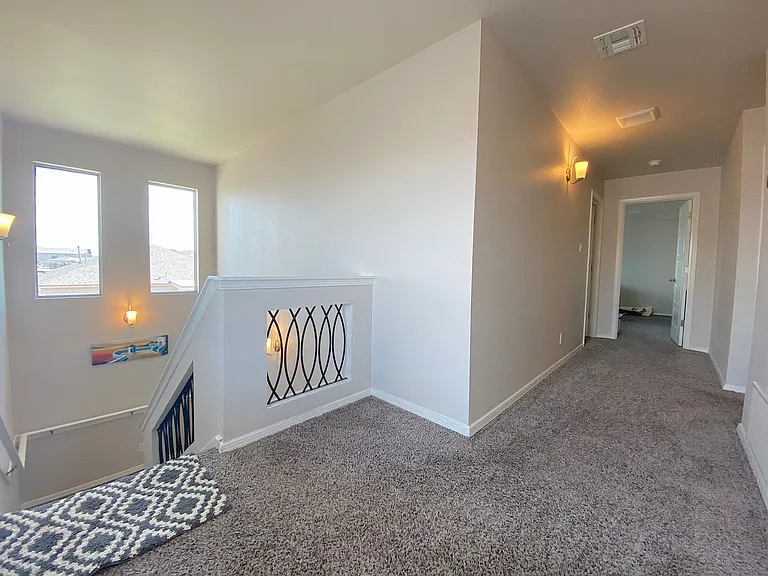 528 Delancey St — Photo 15