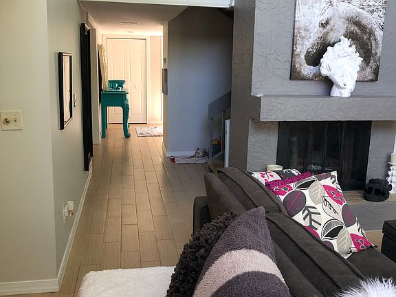 3rd image of 105 Starling Ln