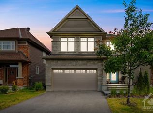 122 Helen Rapp Way, Ottawa, ON K1T0N4