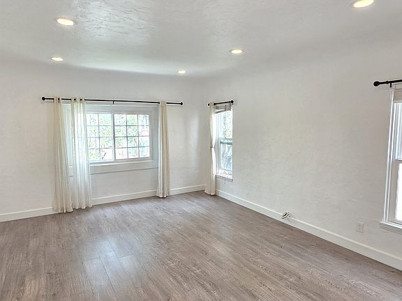 5th image of 1032 S Orange Dr #Z