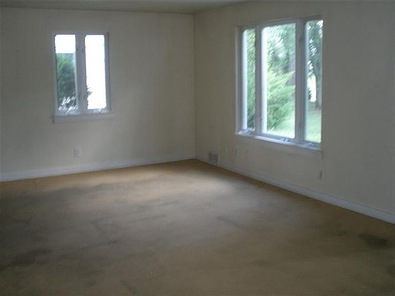 4th image of 817 Burns Ave