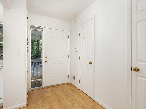 4th image of 2678 Packard St