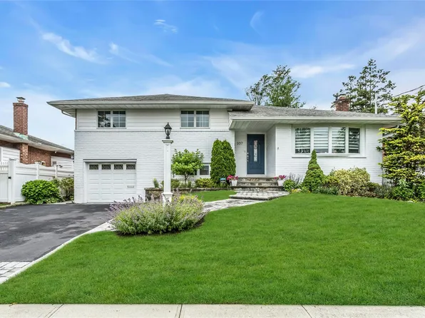 337 Brompton Road S, Garden City, NY 11530
