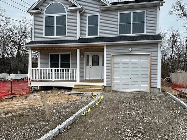 19 S 23rd St, Wyandanch, NY 11798