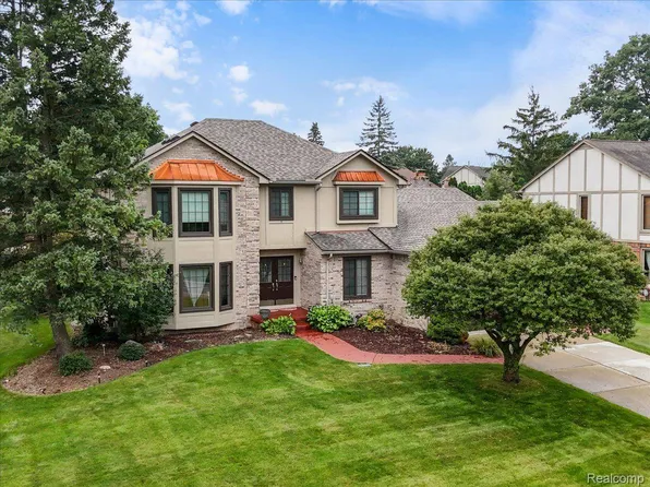 3361 Charlwood Dr, Rochester Hills, MI 48306