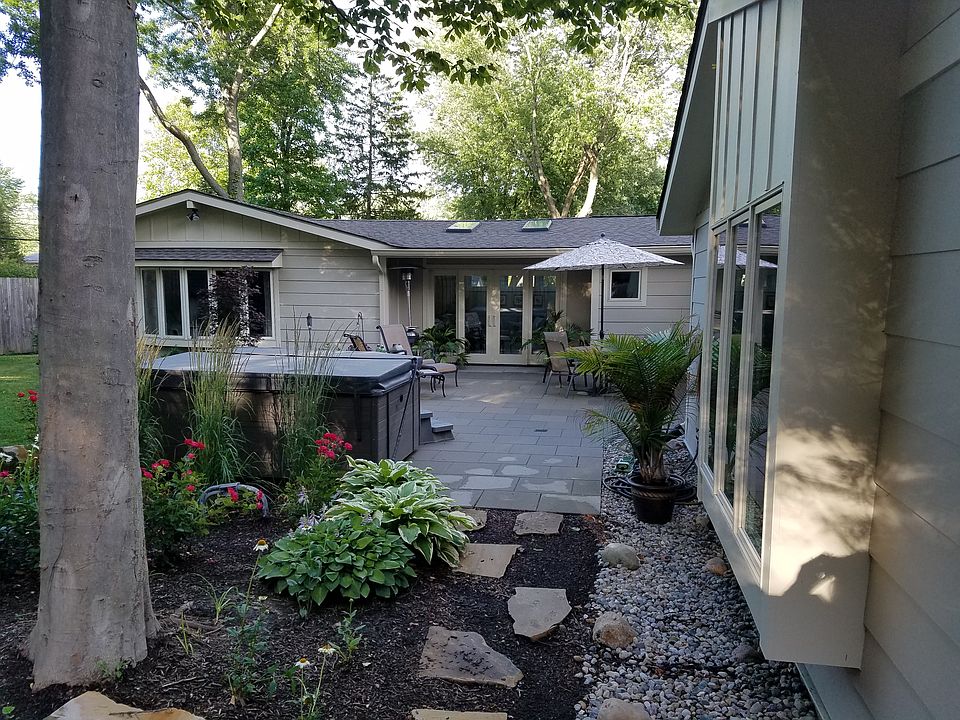 2nd image of 6 Shady Ln