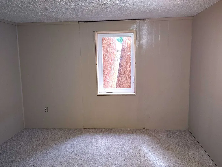 Basement bedroom.
13x11