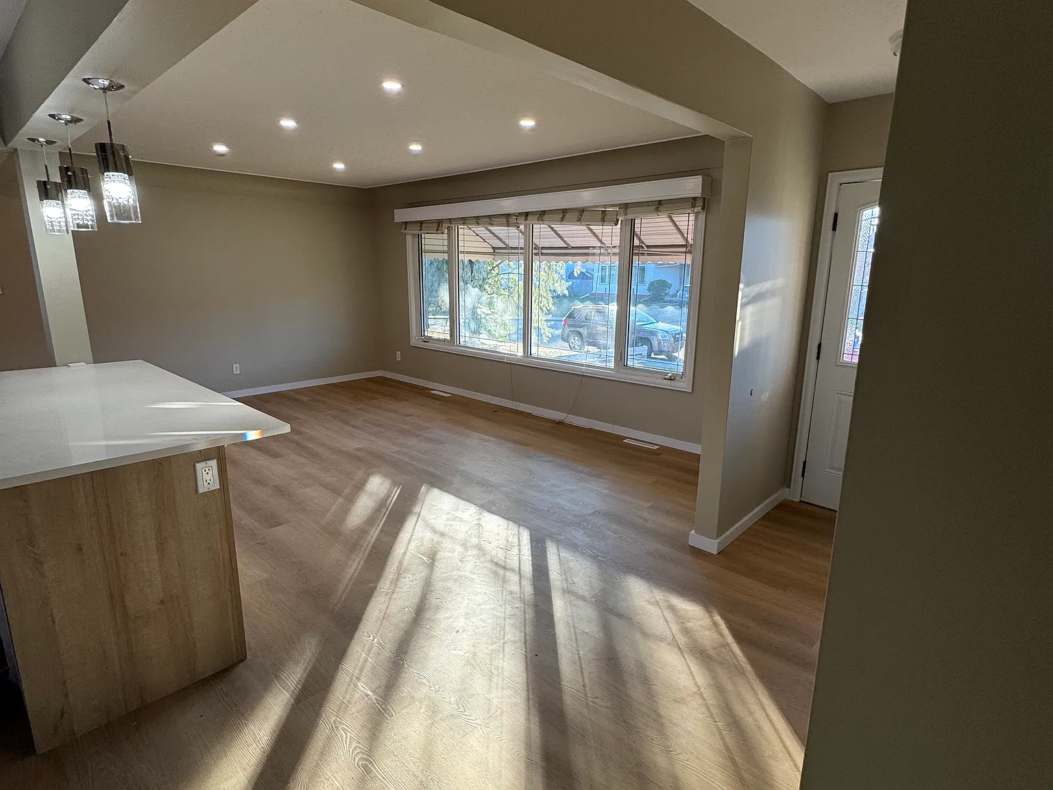 54th St NW, Edmonton — Photo 3