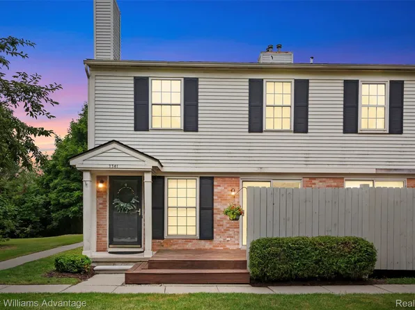 7741 Lake Ridge Dr, Waterford, MI 48327