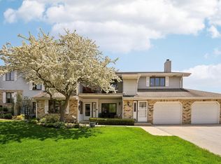 1419 Pheasant Run Dr, Racine, WI 53406