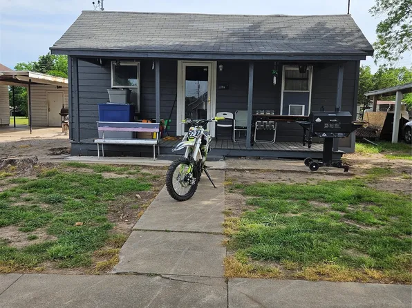 719 E 2nd St, Cushing, OK 74023