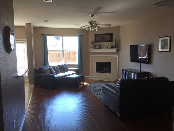 Living Room with fireplace