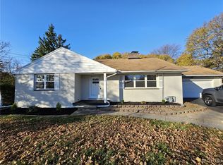24 Crestview Dr, Brockport, NY 14420