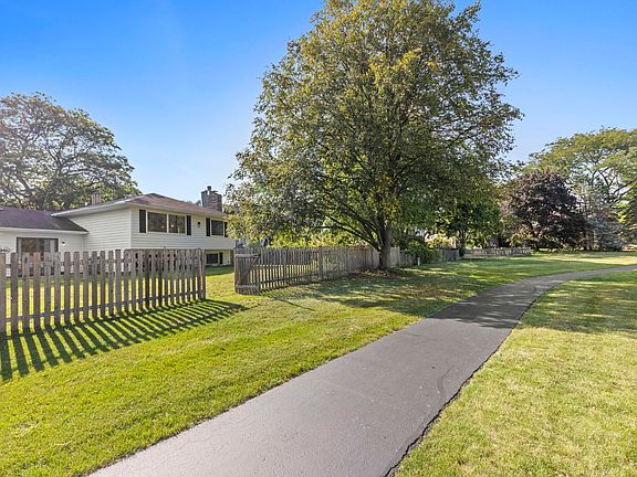 2nd image of 6483 Berkshire Ct