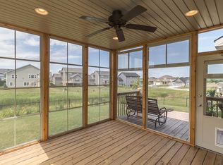 9625 Valley Pkwy, Johnston, IA 50131