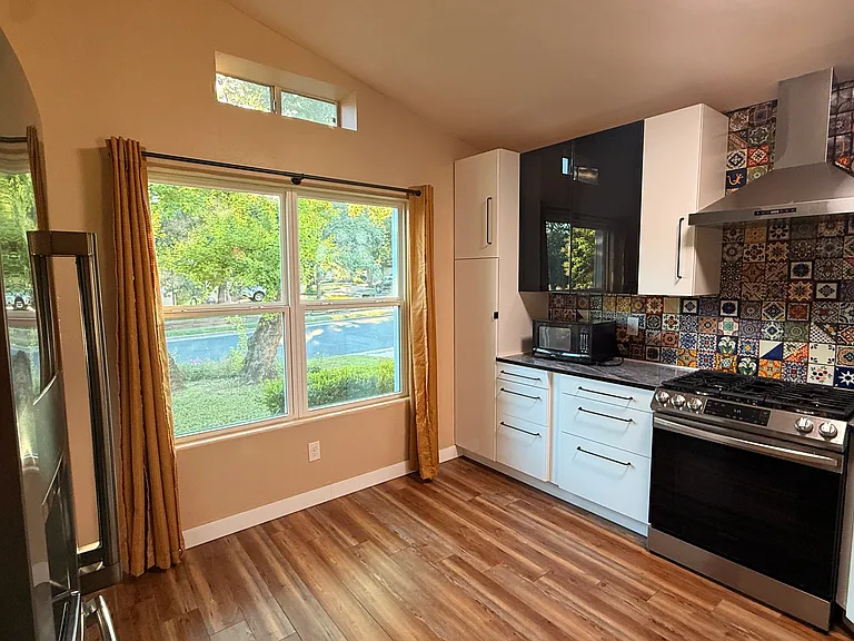 10513 Archdale Dr — Photo 6