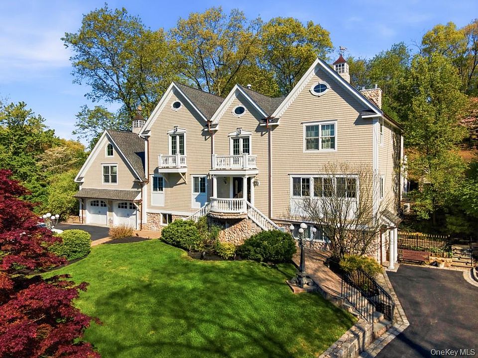 1st image of 33 Greenbriar Drive