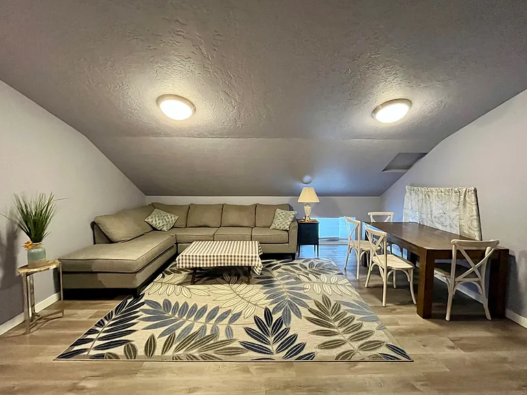 2716 Syringa Ln — Photo 4