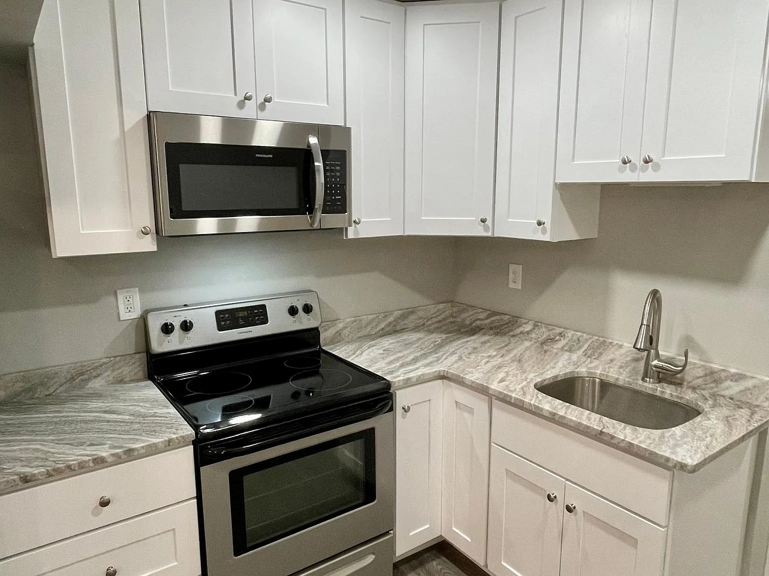 2 bed, 750 sqft, $1,450 — Photo 3