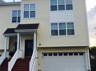 92 Woodlake Dr, Middletown, NY 10940