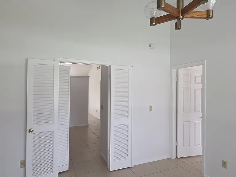 3416 Laurel Dale Dr — Photo 3