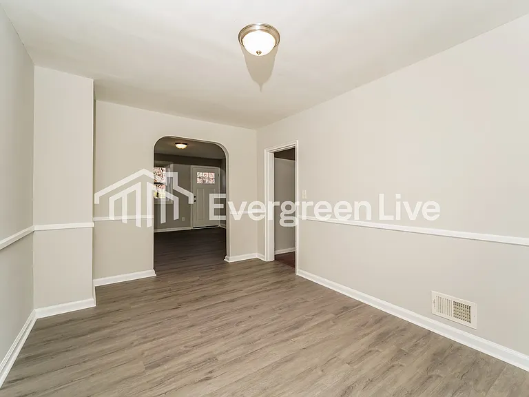 966 Saint Agnes Ln — Photo 3
