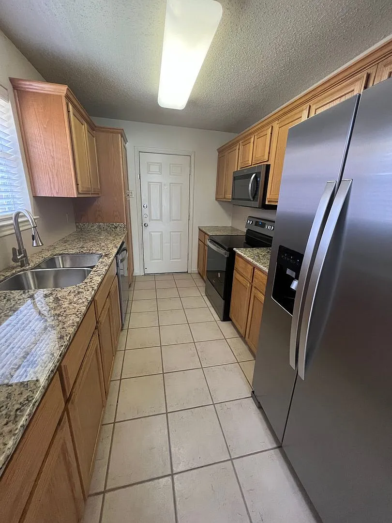 Duplex — Photo 3