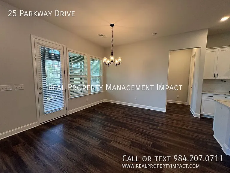 25 Parkway Dr — Photo 23