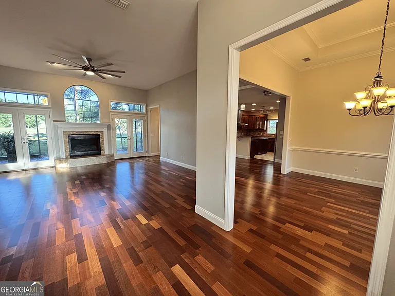 535 Cardinal Cir E — Photo 5