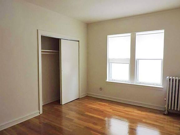 5th image of 5902 N Kenmore Ave #2B