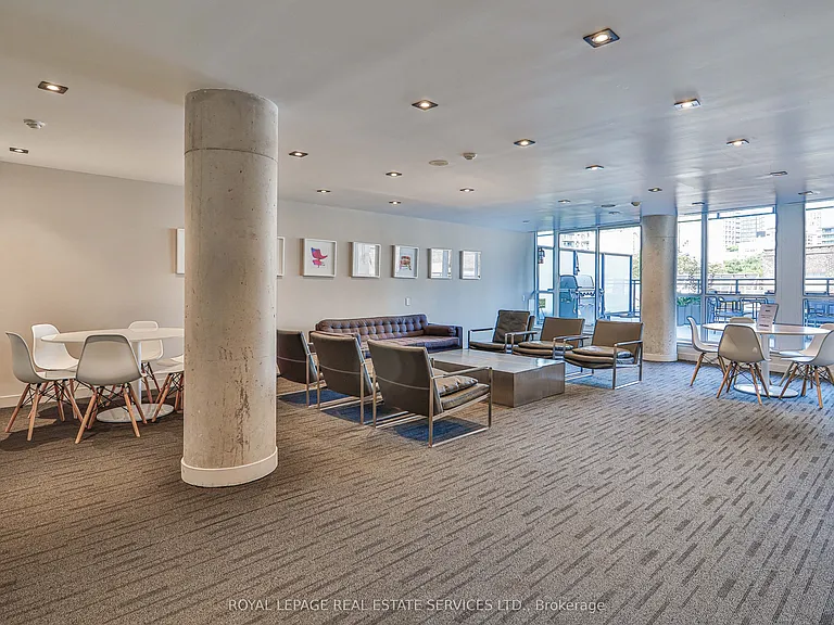 318 King St E #803 — Photo 30