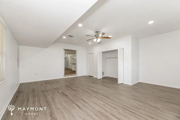 8726 Monroe Ave — Photo 6