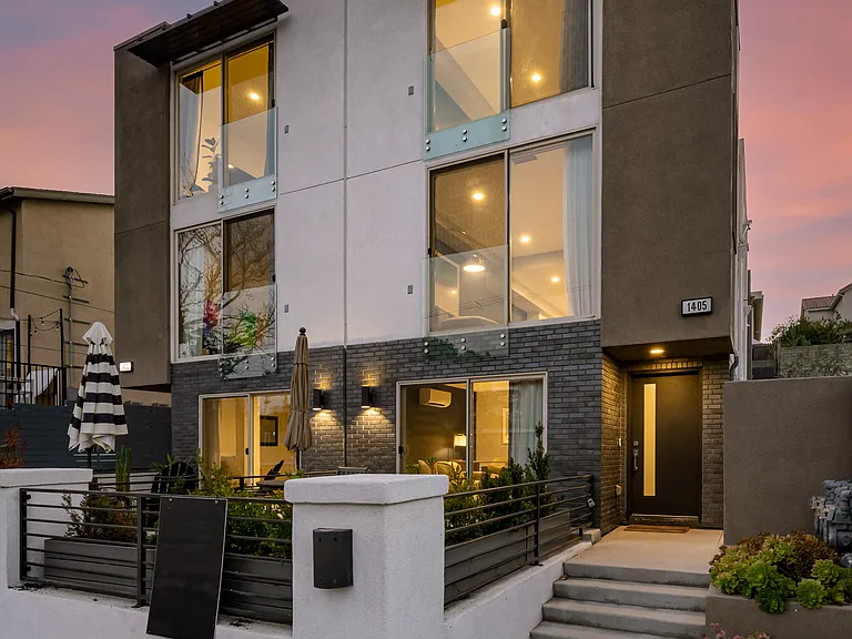 1407 Bates Ave — Photo 18