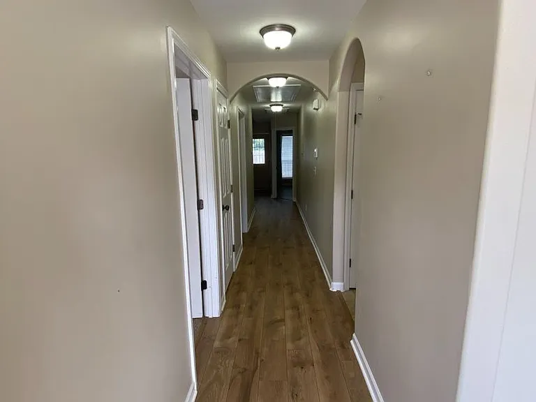 2807 Southwood Ln — Photo 2