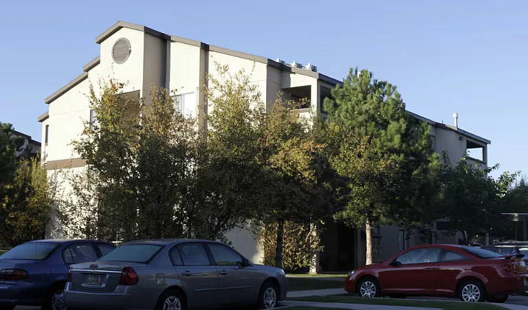 Summerwood Apartments — Photo 1