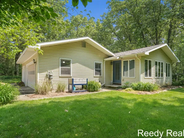 13155 Beckwith Dr NE, Lowell, MI 49331