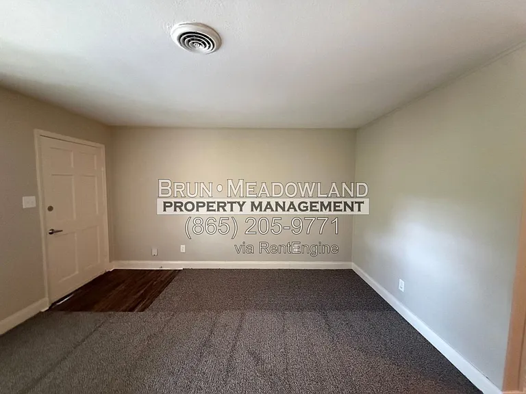 5540 N Broadway St #8 — Photo 4