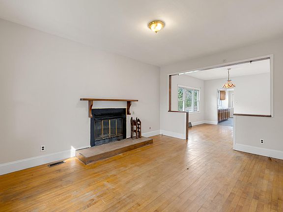 4th image of 13 W 37th St
